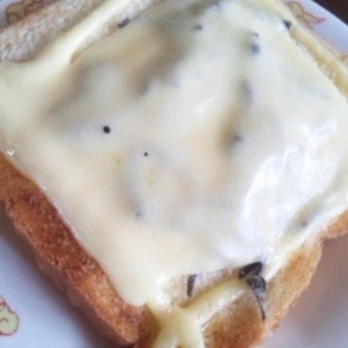 塩昆布とチーズのせ☆トースト